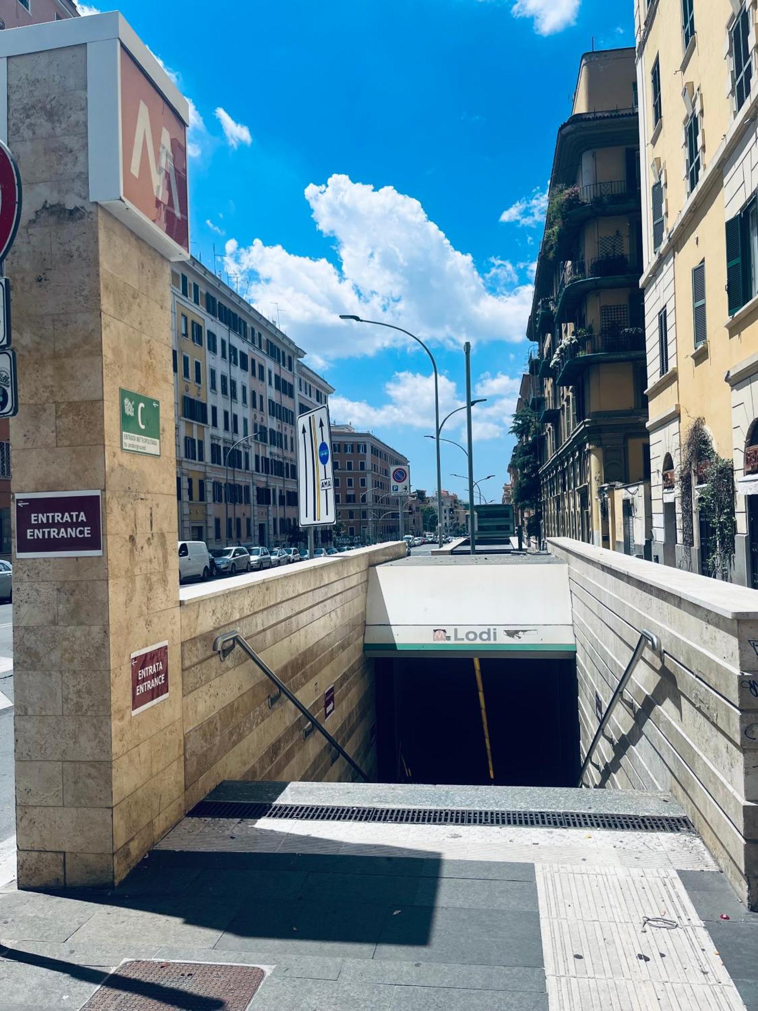 Apartment San Giovanni Metro Lodi Rom